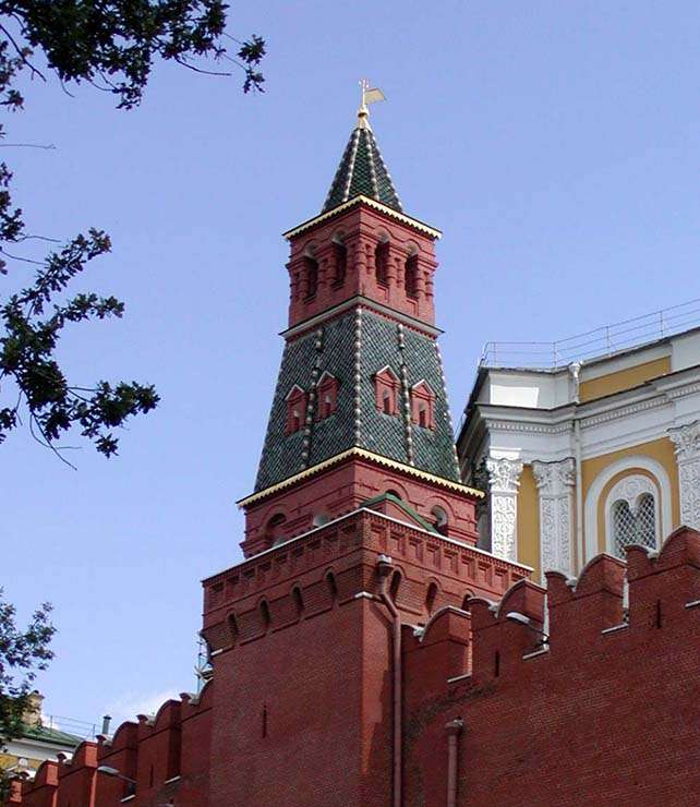 Комендантская (Колымажная) башня