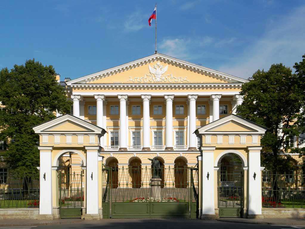 СМОЛЬНЫЙ ИНСТИТУТ БЛАГОРОДНЫХ ДЕВИЦ (1808). Джакомо Кваренги