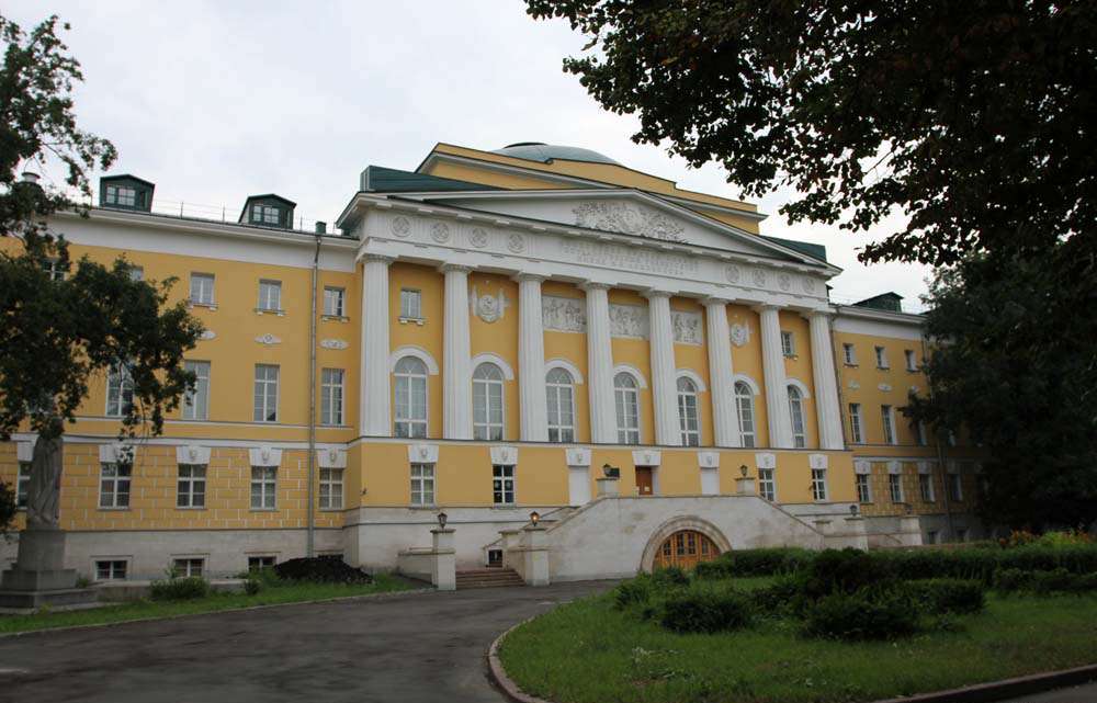 Московский университет. Архитектор Д. Жилярди . Классицизм.